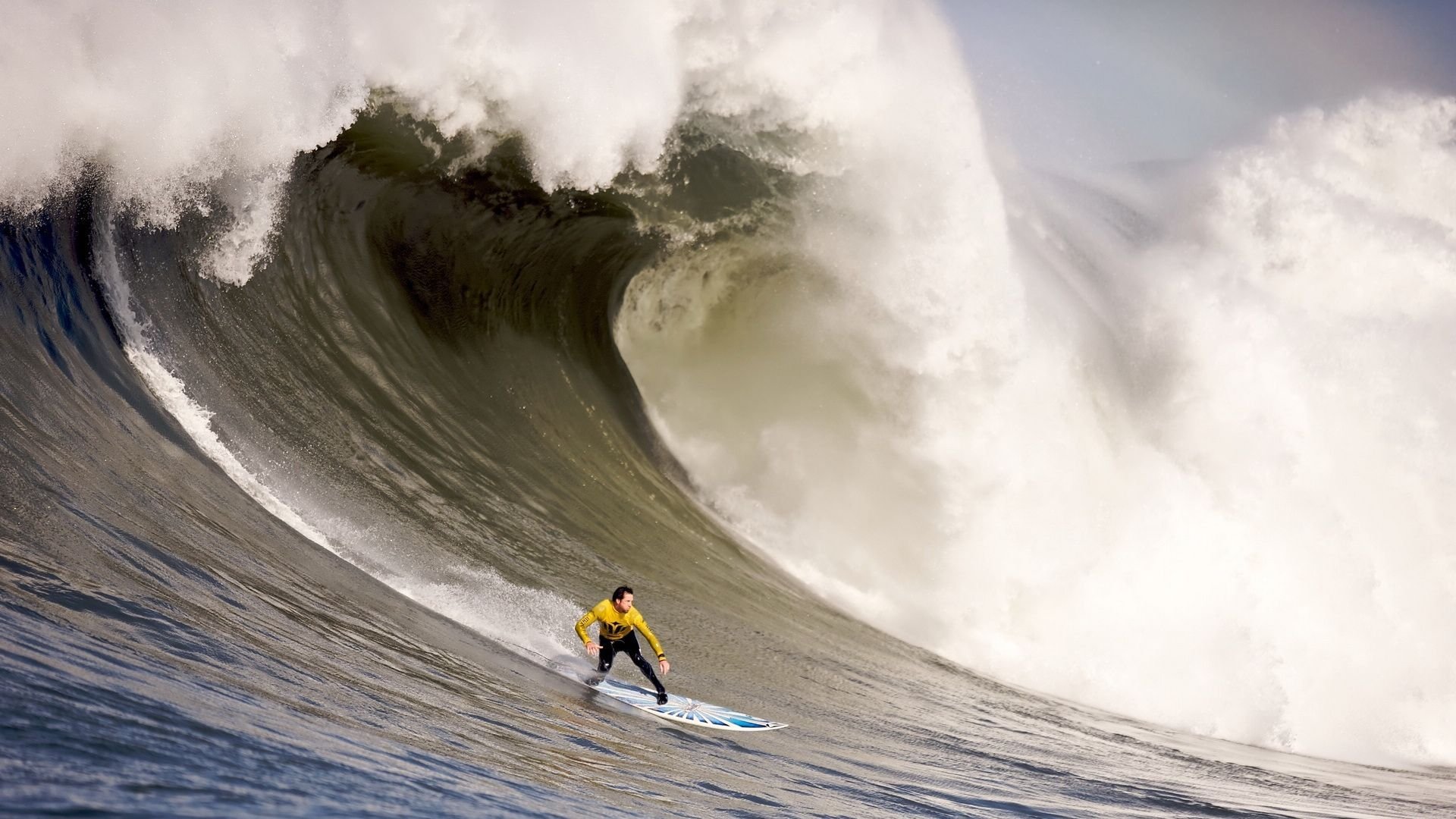 皇家社会今晨主帅复盘圣安东尼奥马刺围绕NBA总决赛造点机会，德罗巴关键时刻惊艳表现引热议
